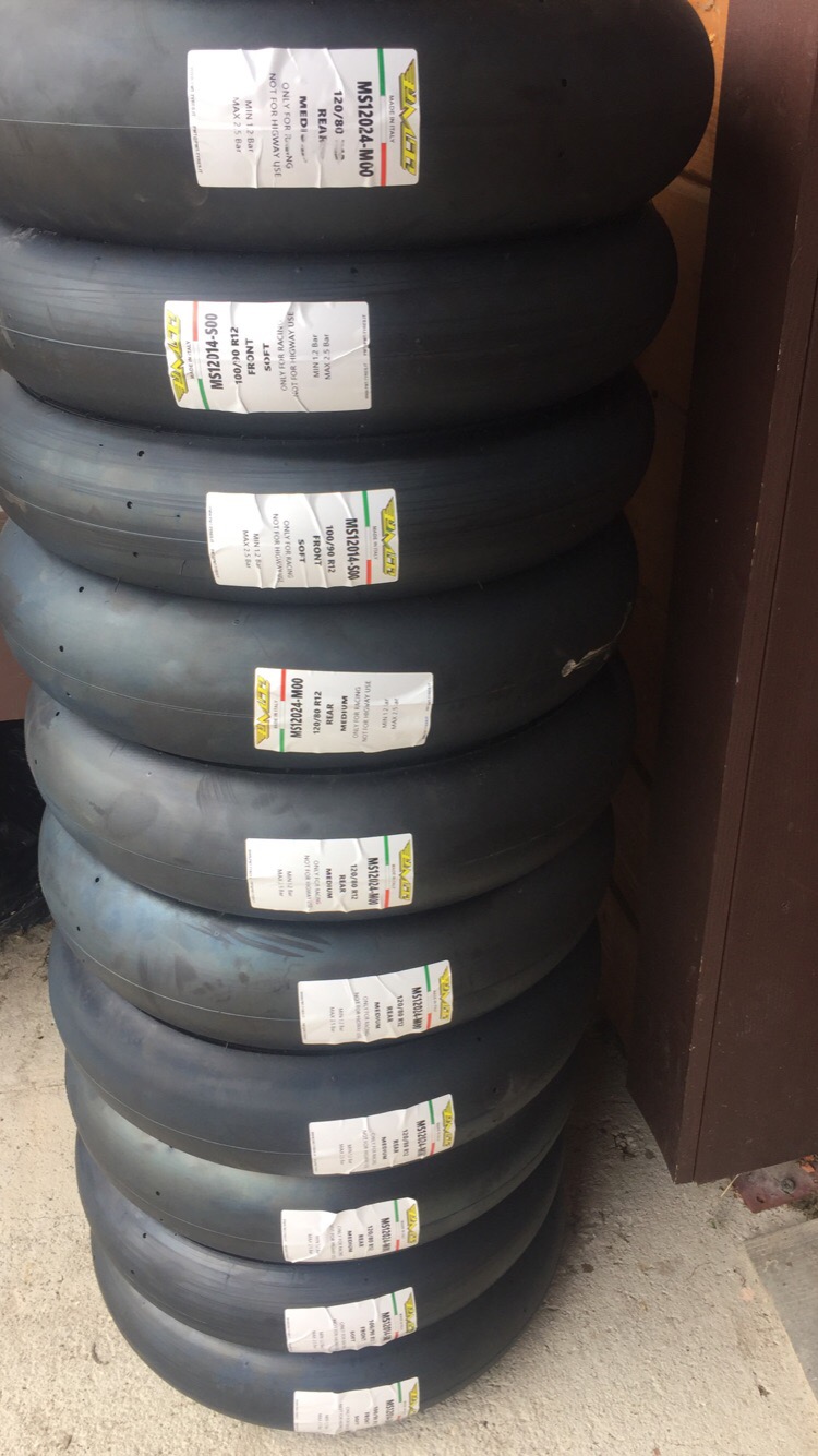 100/90R12 medium M Slick